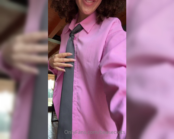 Beatrice Segreti aka beasecrets - 05-13-2023 OnlyFans Video - I really think that this tie would look better around my wrists