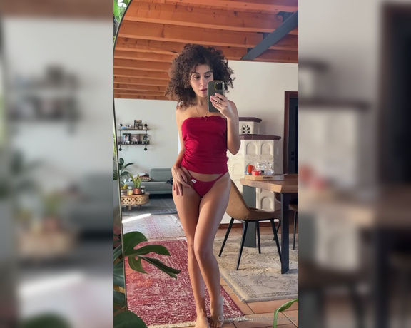 Beatrice Segreti aka beasecrets - 11-12-2023 OnlyFans Video - RED Passion