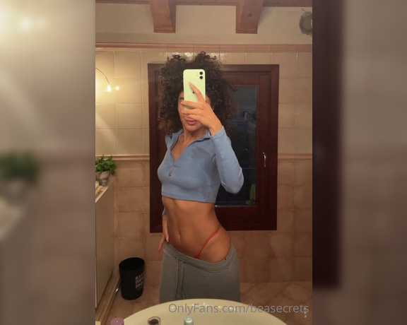 Beatrice Segreti aka beasecrets - 05-09-2023 OnlyFans Video - Ancora non ci credo che vi ho mostrato il volto Se sei uno dei pochi che