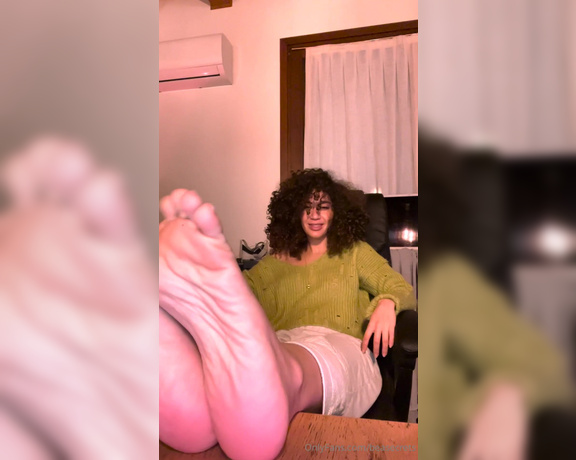 Beatrice Segreti aka beasecrets - 01-19-2024 OnlyFans Video - Solo per darti unidea di cosa cè stasera dallaltra parte dello schermo