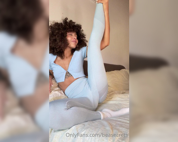 Beatrice Segreti aka beasecrets - 08-06-2023 OnlyFans Video - Questi leggins lasciano spazio allimmaginazione a te che fantasia fanno venire in mente  These leggins