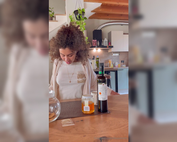 Beatrice Segreti aka beasecrets - 01-26-2024 OnlyFans Video - Passiamo tutta la mattinata insieme e lo facciamo su ogni centimetro della cucina  Should we