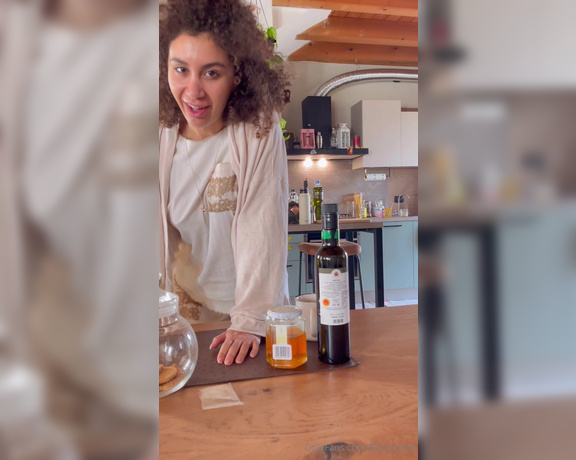 Beatrice Segreti aka beasecrets - 01-26-2024 OnlyFans Video - Passiamo tutta la mattinata insieme e lo facciamo su ogni centimetro della cucina  Should we