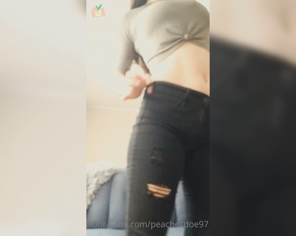 Nikki Marie aka peachesdoe97 - 08-24-2023 OnlyFans Video - Toes amp Tight pants