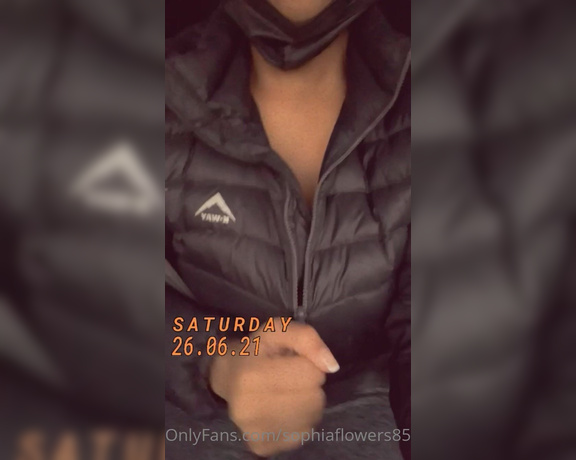 Sophia Abdalla aka sophiatheminx - 06-26-2021 OnlyFans Video - Heading out with nothing under my jacket