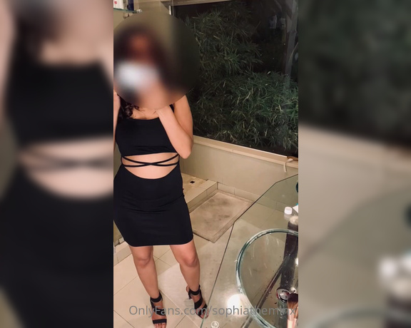 Sophia Abdalla aka sophiatheminx - 09-18-2022 OnlyFans Video - Peek up my skirt  Ive been getting more daring when going out no bra or