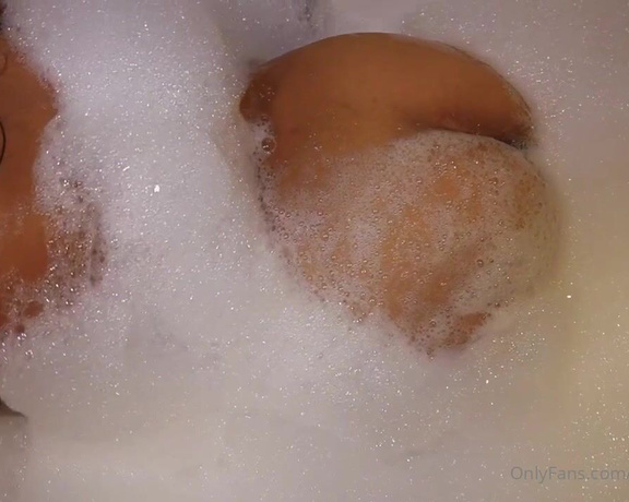 Sophia Abdalla aka sophiatheminx - 03-09-2023 OnlyFans Video - Are you joining me I could do with a bathtub toy