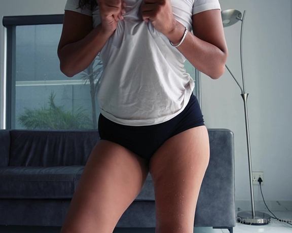 Sophia Abdalla aka sophiatheminx - 03-26-2023 OnlyFans Video - Do you like the wet t_shirt look