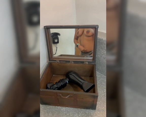 Sophia Abdalla aka sophiatheminx - 05-13-2023 OnlyFans Video - Mirror mirror in the box Who can spot the horny fox