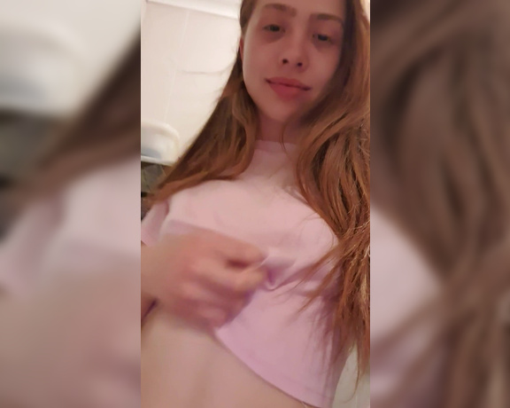 Amber aka basicdaysforever - 12-08-2019 OnlyFans Video - Goooood night  having an early one coz I still sick  also new subscribers message