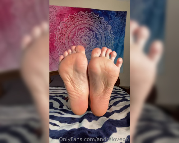 Andre Love aka andreloveph - 05-08-2023 OnlyFans Video - Custom video for Locrionat9  Lick toes bb  More feet  Fresh pedicure, red nails