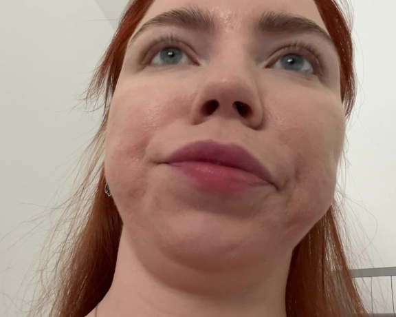 Kisankanna aka kisankanna - 06-20-2022 OnlyFans Video - This is how the preparation for filming takes place Roman runs all over the apartment and