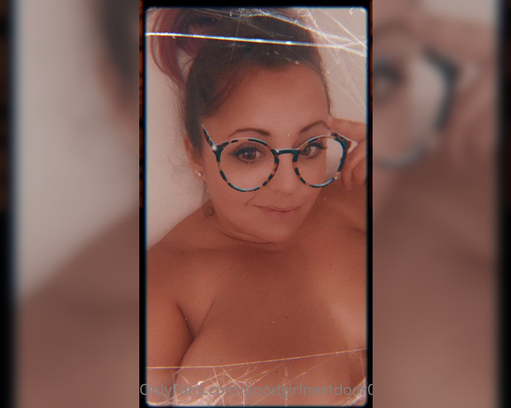 Ggirlnxtdoor aka ggirlnxtdoor - 10-19-2020 OnlyFans Video - Who doesnt love to listen to music when theyre in the bath Work kicked my ass