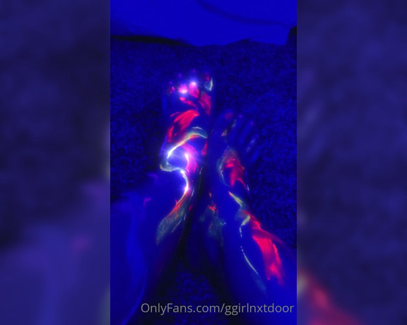 Ggirlnxtdoor aka ggirlnxtdoor - 07-09-2021 OnlyFans Video - Throw back Thursday The time I played with neon paint last winter