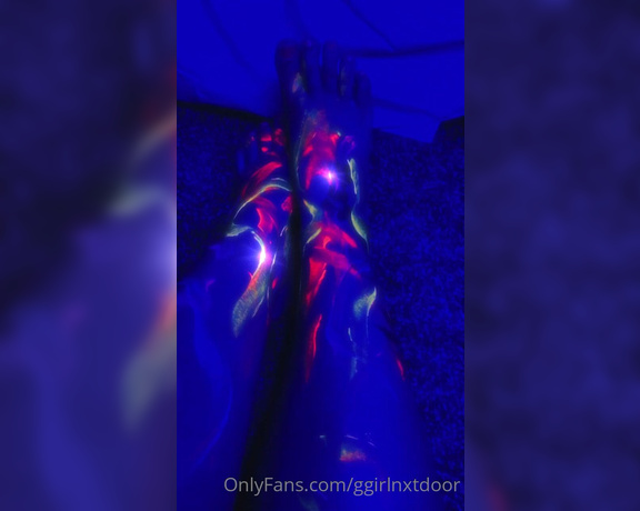 Ggirlnxtdoor aka ggirlnxtdoor - 07-09-2021 OnlyFans Video - Throw back Thursday The time I played with neon paint last winter