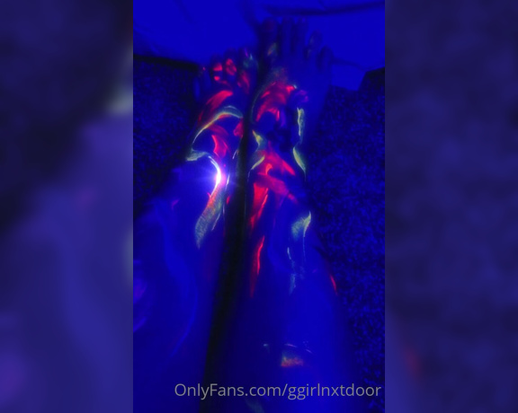 Ggirlnxtdoor aka ggirlnxtdoor - 07-09-2021 OnlyFans Video - Throw back Thursday The time I played with neon paint last winter