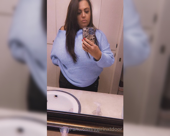 Ggirlnxtdoor aka ggirlnxtdoor - 01-31-2022 OnlyFans Video - When everyone is watching boring football at the in laws I sneaky away and play with