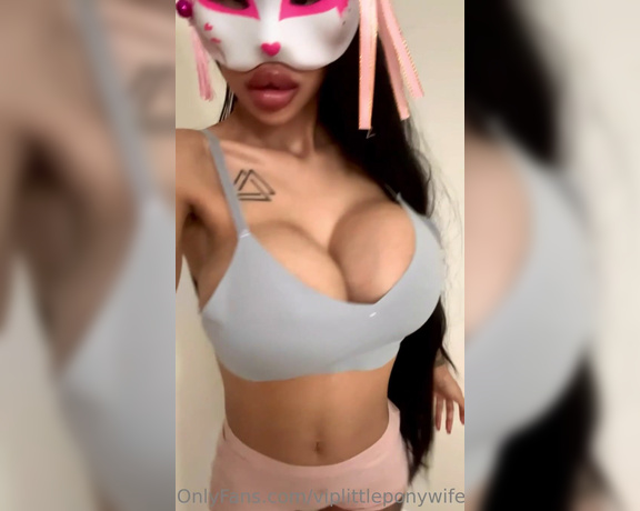 LittlePonyWife aka viplittleponywife - 02-25-2023 OnlyFans Video - Should I go to the gym like this