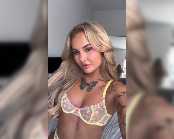 Ali-rose aka aliroseroe - 04-19-2023 OnlyFans Video - Can I sit on ur face