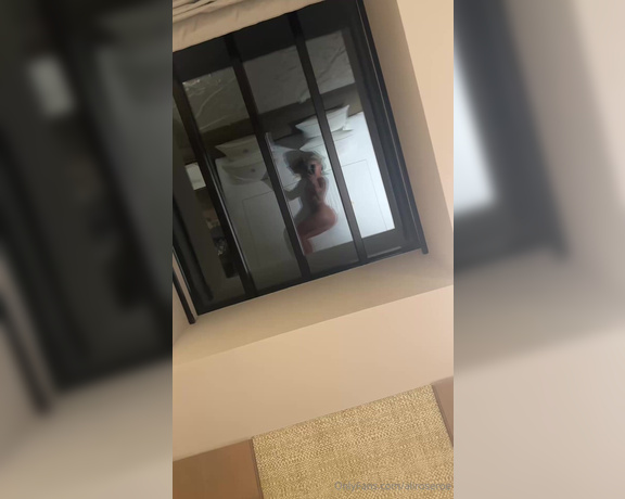 Ali-rose aka aliroseroe - 11-21-2024 OnlyFans Video - Room with a view