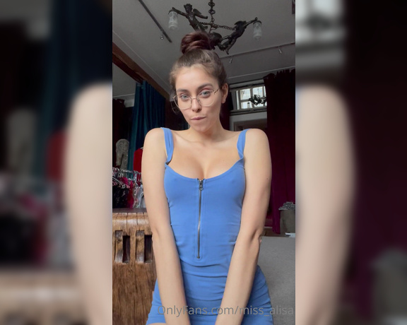 Alissa Foxy aka miss_alisa - 07-30-2022 OnlyFans Video - Hey hey guys I have a question today Is there anybody among you whos a part