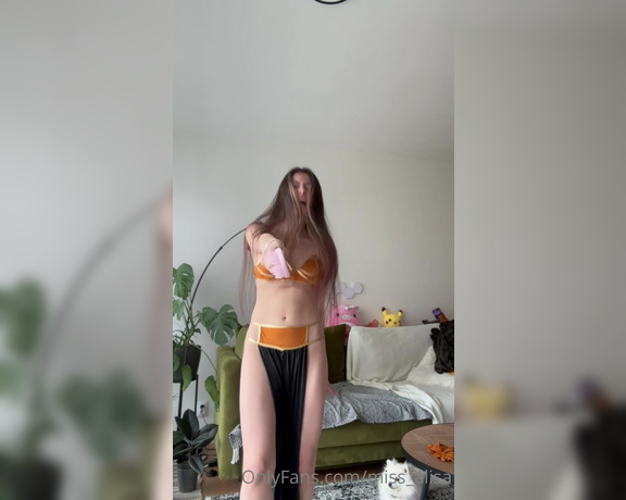 Alissa Foxy aka miss_alisa - 05-11-2023 OnlyFans Video - I decided to share with you my usual morning routine Today I was getting ready before