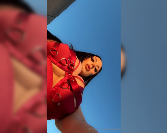 Angela White aka angelawhite - 09-03-2024 OnlyFans Video - Sunkissed and ready to be served