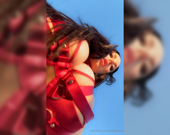 Angela White aka angelawhite - 09-03-2024 OnlyFans Video - Sunkissed and ready to be served