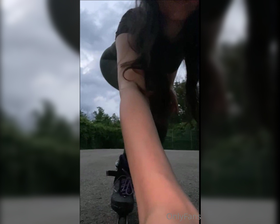 JustViolet aka justviolet - 08-06-2021 OnlyFans Video - Rollerblading strip show outside at the park