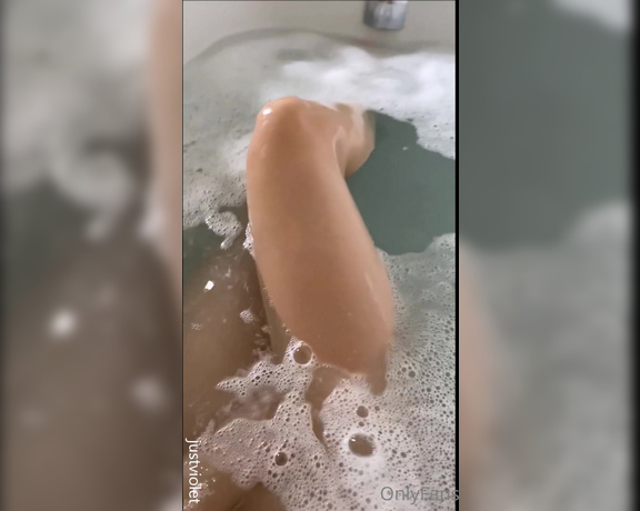 JustViolet aka justviolet - 09-18-2021 OnlyFans Video - relaxing in a bubble bath