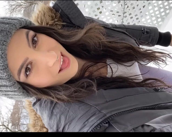 JustViolet aka justviolet - 04-28-2020 OnlyFans Video - Stripping Down outside in the Snow