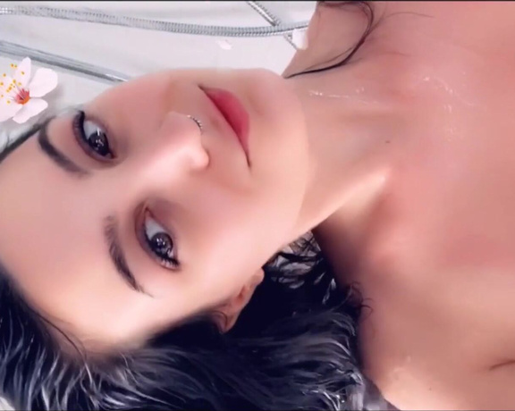 JustViolet aka justviolet - 08-28-2020 OnlyFans Video - Soothing my sun burns in the shower 1146mins