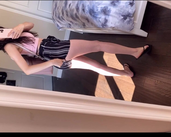 JustViolet aka justviolet - 09-03-2020 OnlyFans Video - Stripping out of my cloths and bathing suit at my friends 725mins