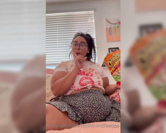 Big Belly Wilson aka feederandfeedee - 07-27-2021 OnlyFans Video - Doing what a fat girl does best