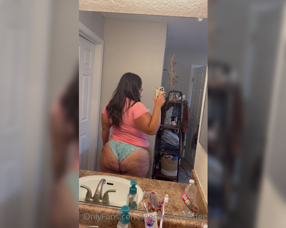 Big Belly Wilson aka feederandfeedee - 08-26-2022 OnlyFans Video - Im blowing up like bubble gum in this pink top not much longer til I POP