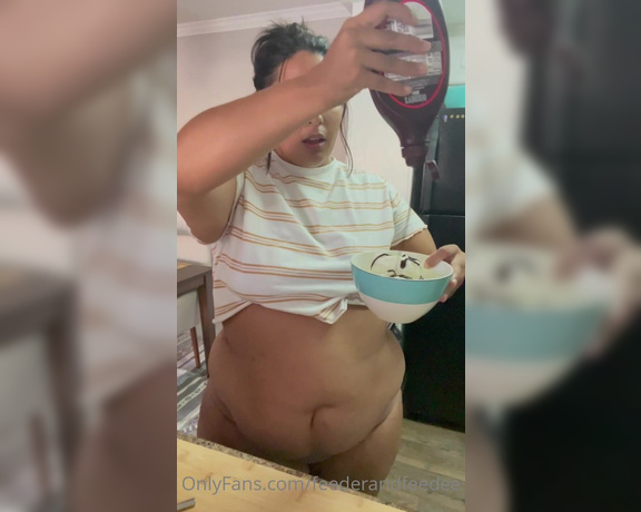 Big Belly Wilson aka feederandfeedee - 09-07-2022 OnlyFans Video - Making my favorite guilty pleasure dessert  anyone that knows me knows I much prefer to