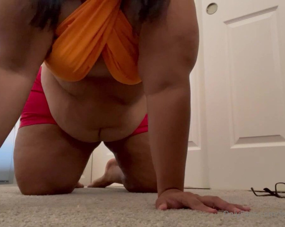 Big Belly Wilson aka feederandfeedee - 10-06-2022 OnlyFans Video - Velma on all fours Get your mind out of the gutter, I dropped my glasses