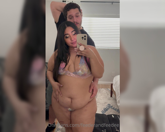 Big Belly Wilson aka feederandfeedee - 04-08-2023 OnlyFans Video - Some quick belly love in the mirror while we wait to film a bunch of super