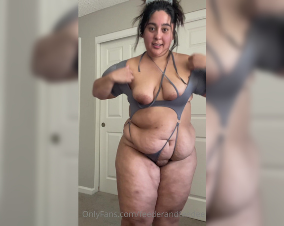 Big Belly Wilson aka feederandfeedee - 07-02-2023 OnlyFans Video - Enjoy me struggling to fit into cute costumes and lingerie for 15 minutes straight