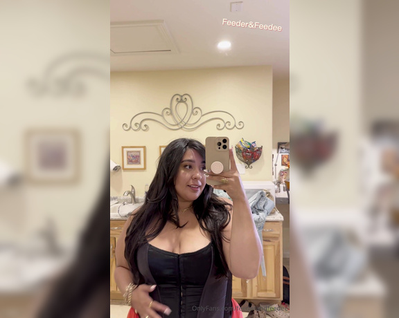 Big Belly Wilson aka feederandfeedee - 01-29-2024 OnlyFans Video - I dont wear corsets to look thinner, I wear them because Im so obese they make