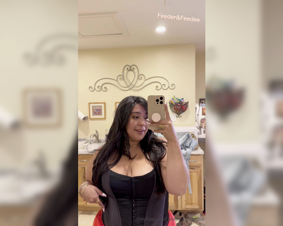 Big Belly Wilson aka feederandfeedee - 01-29-2024 OnlyFans Video - I dont wear corsets to look thinner, I wear them because Im so obese they make