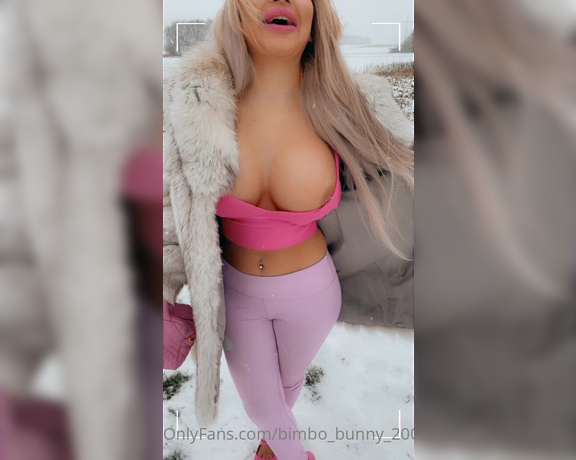 Jessy Bunny aka jessy.bunny.official - 01-21-2021 OnlyFans Video - When we hit the 50 I will do a outside blowjob