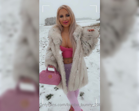 Jessy Bunny aka jessy.bunny.official - 01-21-2021 OnlyFans Video - When we hit the 50 I will do a outside blowjob