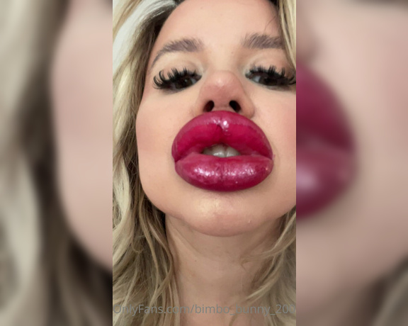 Jessy Bunny aka jessy.bunny.official - 05-28-2022 OnlyFans Video - Where should I kiss you with my big lips