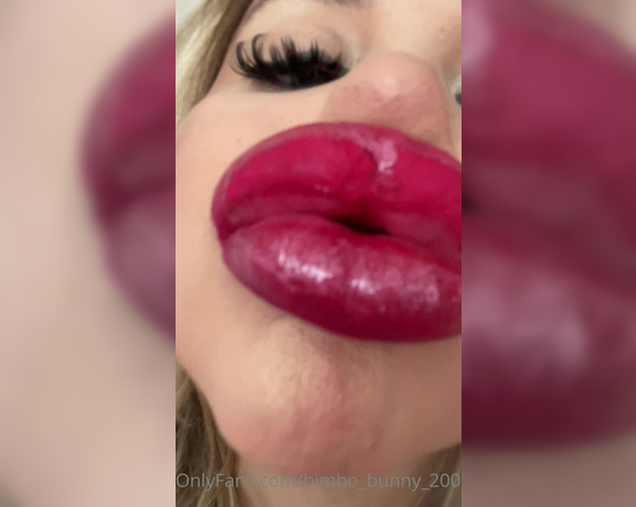 Jessy Bunny aka jessy.bunny.official - 05-28-2022 OnlyFans Video - Where should I kiss you with my big lips