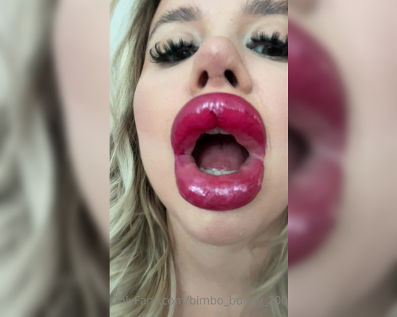 Jessy Bunny aka jessy.bunny.official - 05-28-2022 OnlyFans Video - Where should I kiss you with my big lips