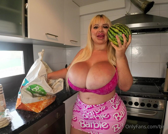 Jessy Bunny aka jessy.bunny.official - 09-27-2023 OnlyFans Video - MY BOOBS ARE BIGGER THE THE BIGGEST MELONS IN STORE  I have been Grocery Shopping and