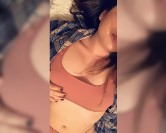 Kellyangel - Feeling naughty see how wet I am in your DMs q (29.12.2019)