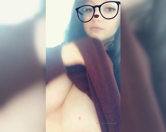 Taliamfc - Having a lazy day today o6 (06.10.2019)