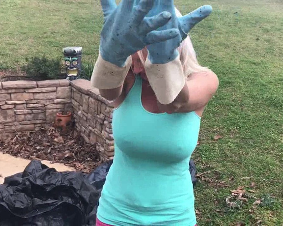 BuddahsPlayground - Cleaning Outdoors in Rain Boots, Boots, Boot Fetish, Housecleaning, Outdoors, Glove Fetish, ManyVids